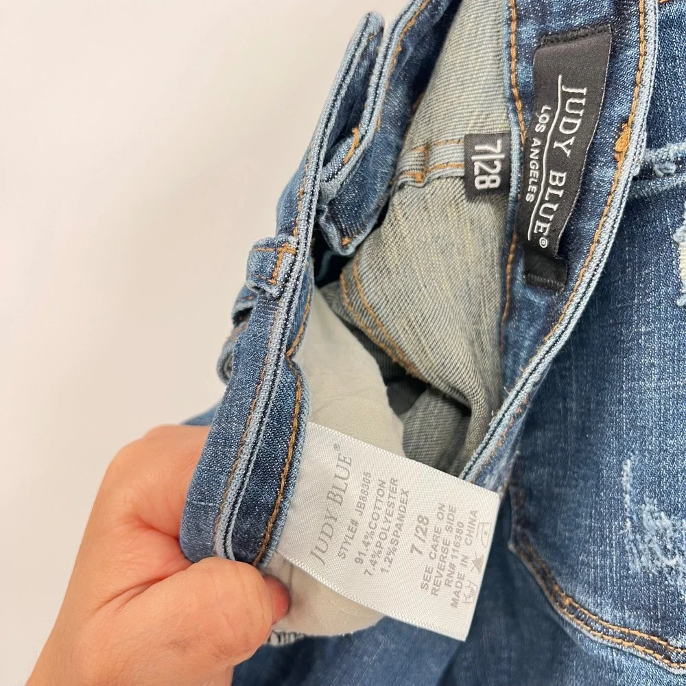 Judy Blue 7/28‎ Boyfriend Jeans Womens Medium Wash Distressed Raw Hem
